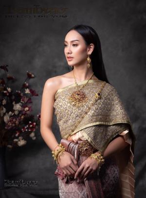 ชุดไทยเจ้าสาว ชุดไทยจักรพรรดิ์ เช่าที่แบมบี้ เวดดิ้ง ห้วยขวาง